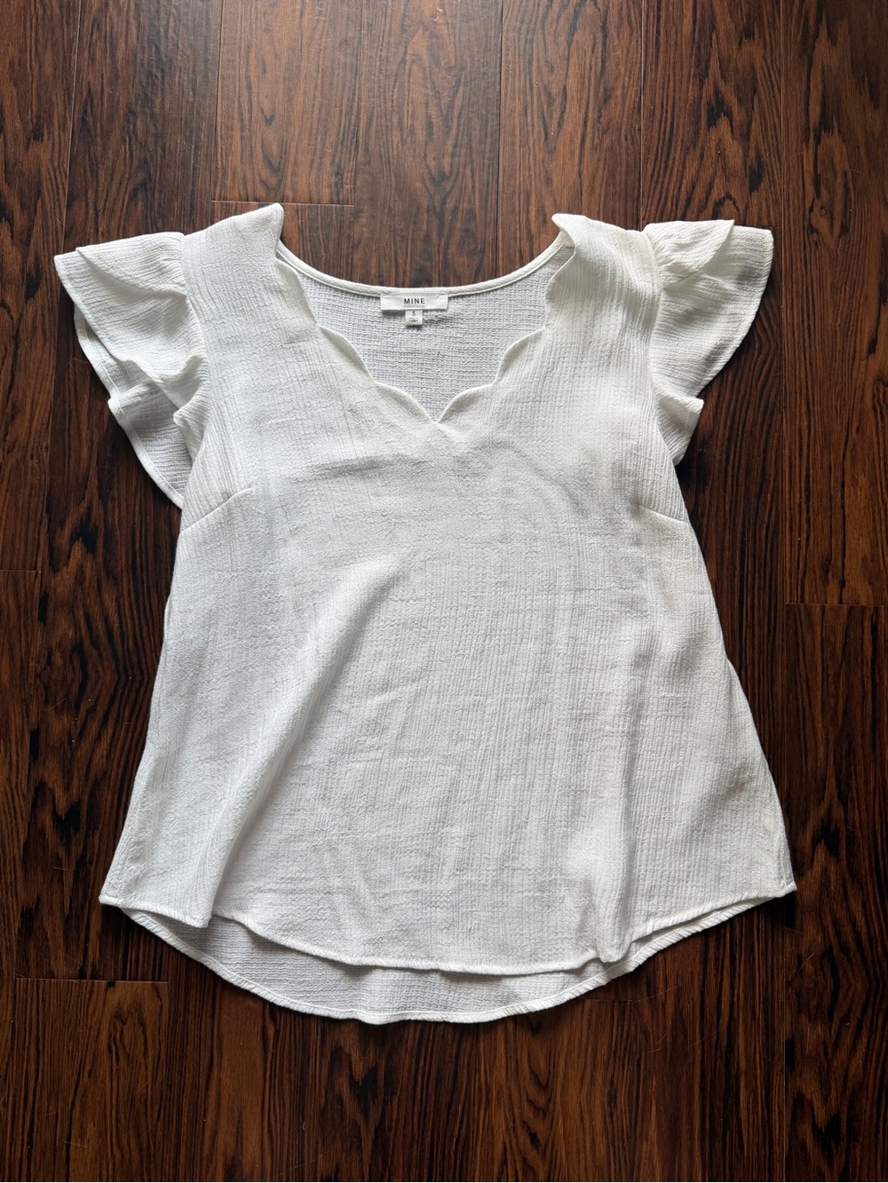 MINE White Scallop V-Neck Flutter Sleeve Blouse
